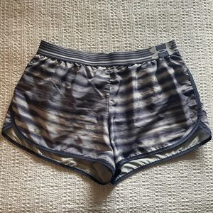 Under Armour Women’s Indigo Striped Running Shorts - Medium